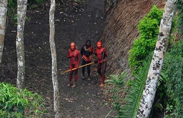 photos nouvelle tribu indienne 640x416 Tribu découverte en Amazonie
