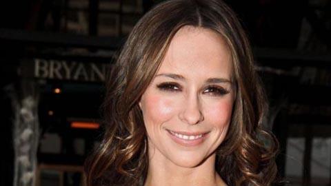 Jennifer Love Hewitt ... Complètement accro à Robert Pattinson Jennifer Love Hewitt ... Complètement accro à Robert Pattinson