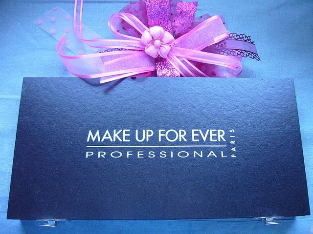 MAKE UP FOR EVER - Palette Professionnelle 24 Fards