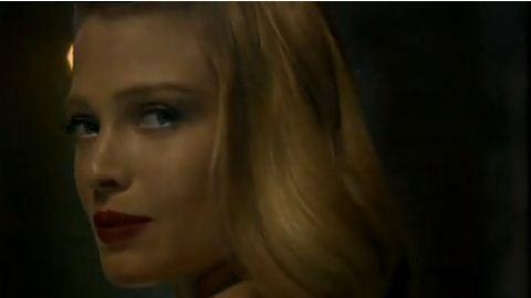 Mélanie Thierry ... elle choque les Anglais dans une pub YSL Mélanie Thierry ... elle choque les Anglais dans une pub YSL