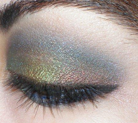 Make Up #97 : Feathers