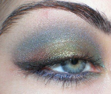 Make Up #97 : Feathers