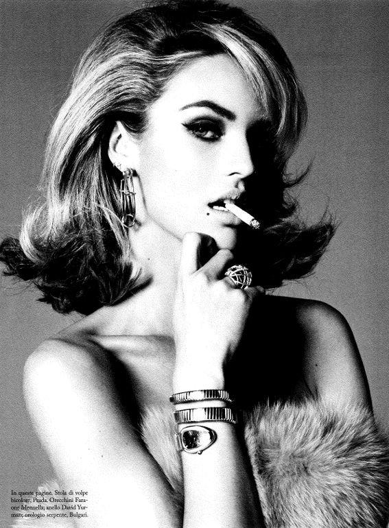 Candice Swanepoel par Steven Meisel pour Vogue Italie fevrier 2011 7