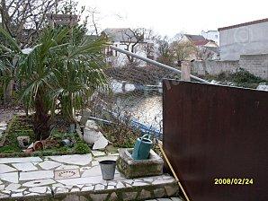 Les photos du plan d'eau rue de la Convention. Vue-dans-le-terrain-d-Ida.jpg