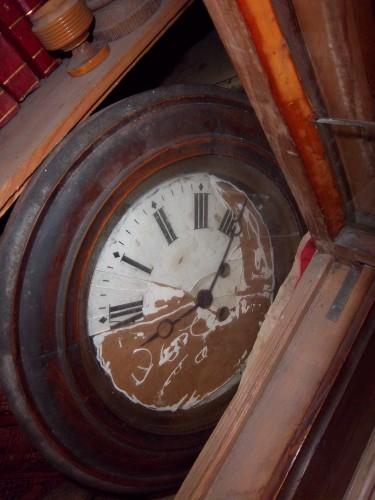 Mon poème inédit sur ce blog:Le temps s'est arrêté(inventaire du musée) 100_0292.JPG