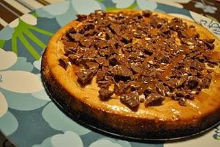 Gâteau au fromage au caramel garni de TOBLERONE