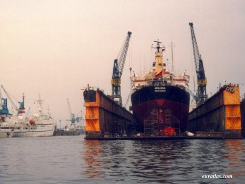 Le dernier bateau - Siegfried Lenz hamburg_port.jpg