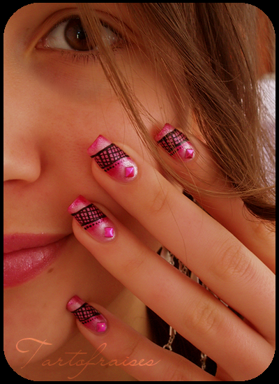 http://tartofraises.nailblogs.net/nailart/rose_grille/nailart_rose_7.png