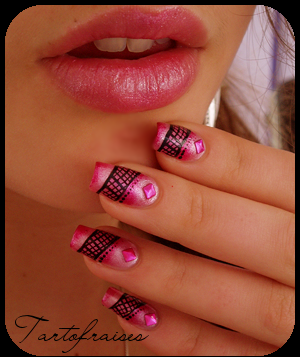 http://tartofraises.nailblogs.net/nailart/rose_grille/nailart_rose_1.png