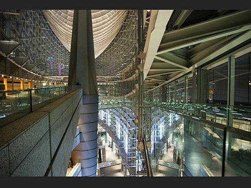 Entre deux mondes, voyage dans le temps.... architecture-moderne_620x465.jpg