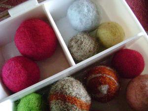 Je bricole : perles feutrées et yoyos DSC08338