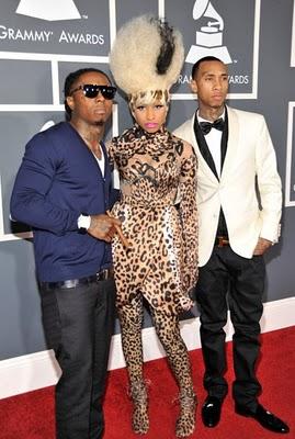 Le Tapis Rouge de la 53ème cérémonie des Grammy Awards (hier soir) Le Tapis Rouge de la 53ème cérémonie des Grammy Awards (hier soir)