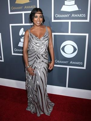 Le Tapis Rouge de la 53ème cérémonie des Grammy Awards (hier soir) Le Tapis Rouge de la 53ème cérémonie des Grammy Awards (hier soir)