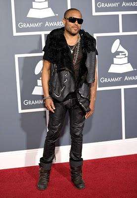 Le Tapis Rouge de la 53ème cérémonie des Grammy Awards (hier soir) Le Tapis Rouge de la 53ème cérémonie des Grammy Awards (hier soir)