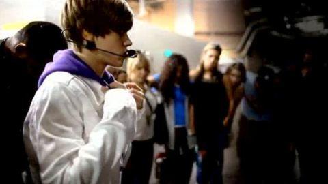 Justin Bieber ... Flashback, nouvel extrait spécial St-Valentin de Never Say Never Justin Bieber ... Flashback, nouvel extrait spécial St-Valentin de Never Say Never