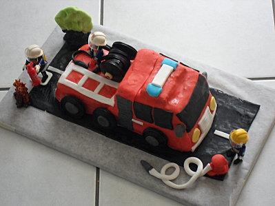 Voila le gateau d'anni de mon fils SAM_7201.JPG