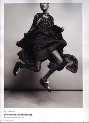 Somptueuse Adja Deng dans I-D mag (pre-spring 2011) Somptueuse Adja Deng dans I-D mag (pre-spring 2011)