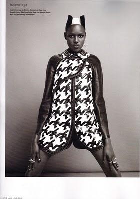 Somptueuse Adja Deng dans I-D mag (pre-spring 2011) Somptueuse Adja Deng dans I-D mag (pre-spring 2011)