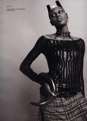 Somptueuse Adja Deng dans I-D mag (pre-spring 2011) Somptueuse Adja Deng dans I-D mag (pre-spring 2011)