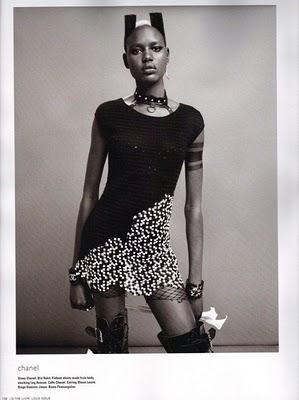 Somptueuse Adja Deng dans I-D mag (pre-spring 2011) Somptueuse Adja Deng dans I-D mag (pre-spring 2011)