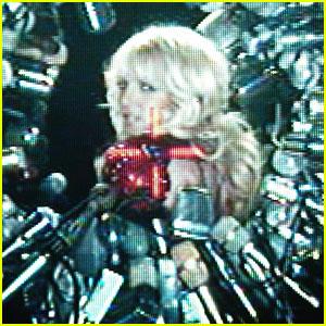 Britney Spears dévoile 30 secondes du clip de Hold it against me !