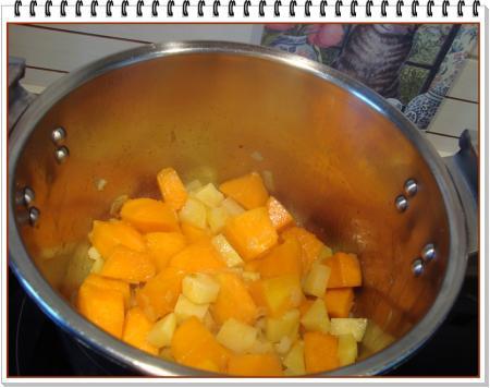 Bisque de potiron aux moules à la provençale Bisque de potiron aux moules à la provençale