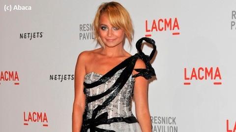 Nicole Richie ... Pas tendre avec les problème de sobriété de Charlie Sheen Nicole Richie ... Pas tendre avec les problème de sobriété de Charlie Sheen