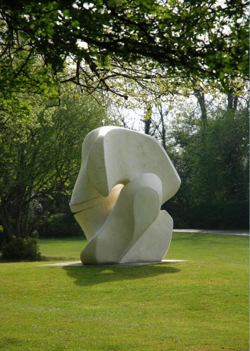 Henry Moore ou la rondeur sculpturale..