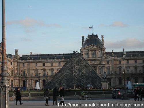 Photos Paris février 2011 (1) Pyramide du Louvre