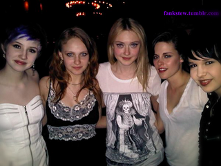 Pics of Kristen Stewart, Dakota Fanning and Ashlynn Ross