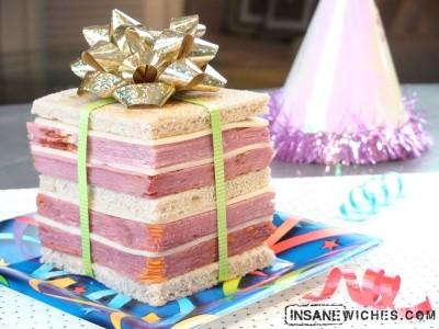 Les 10 sandwichs les plus insolites cadeau_sandwish.jpg
