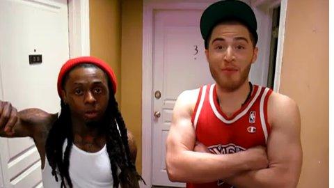 Mike Posner ... avec Lil Wayne pour le clip de ''Bow Chicka Wow Wow'' Mike Posner ... avec Lil Wayne pour le clip de ''Bow Chicka Wow Wow''