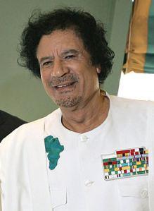 Libye – Kadhafi affaibli, accuse maintenant Ben Laden