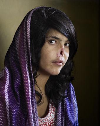 Le World Press Photo Award pour le portrait de l'Afghane défigurée World_Press_small