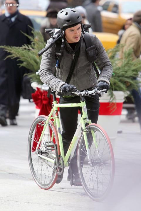 Zac Efron ... Trop craquant sur le tournage de New Year's Eve (photos)