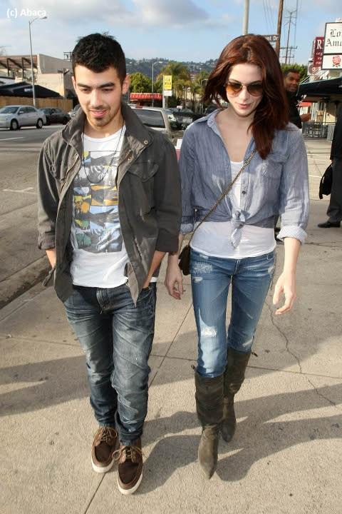 Joe Jonas et Ashley Greene ... Amoureux et heureux (photos) Joe Jonas et Ashley Greene ... Amoureux et heureux (photos)
