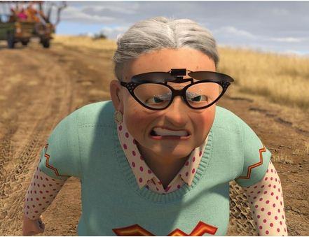 Une dame de 58 ans neutralise deux voleurs au bout d'un Km de poursuite Une dame de 58 ans neutralise deux voleurs au bout d'un Km de poursuite