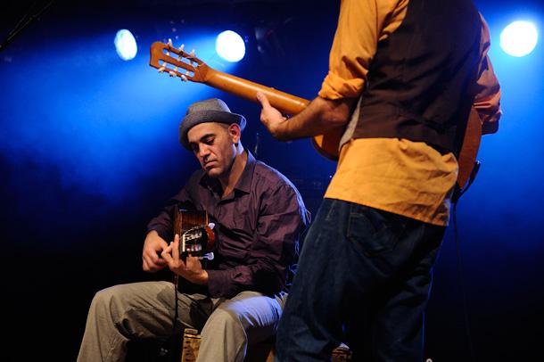 Mourad de La Rue Ketanou pour un concert de soutien - Payzac, le 25 février 2011.