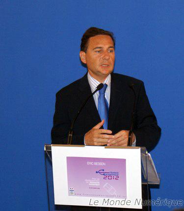 Pierre Kosciusko-Morizet remet son rapport sur la création d’un conseil national du numérique