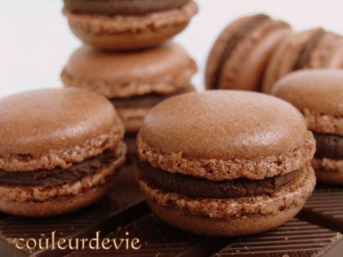 DSC05847 Macarons au chocolat et rappel de la recette de base pour les coques à la meringue italienne