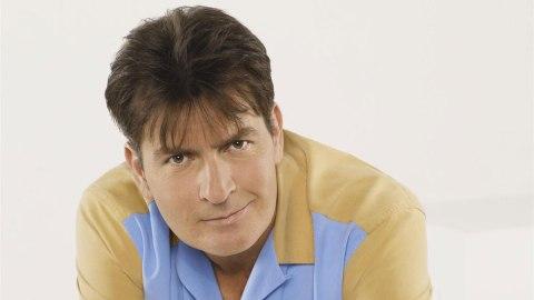 Charlie Sheen ... 3 millions par épisode de Mon Oncle Charlie ou rien Charlie Sheen ... 3 millions par épisode de Mon Oncle Charlie ou rien