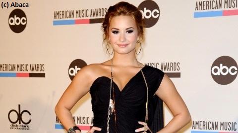 Demi Lovato ... Numéro 1 des stars les plus stylées de l'année aux Teen Star Awards