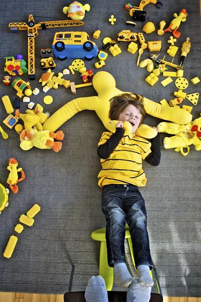 Le jaune mis à nu: le scandale au pays des couleurs Le jaune mis à nu: le scandale au pays des couleurs