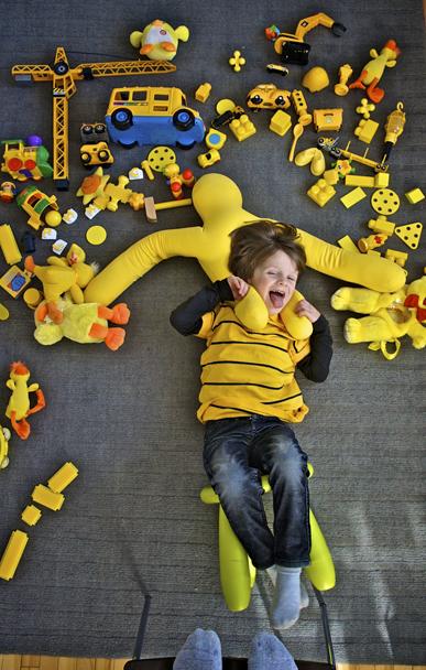 Le jaune mis à nu: le scandale au pays des couleurs Le jaune mis à nu: le scandale au pays des couleurs