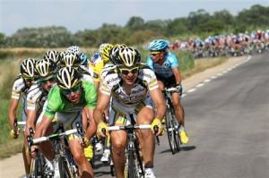 Bordure Columbia Pour ou contre les oreillettes dans le peloton cycliste ?