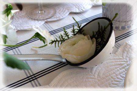 Un diner printanier en blanc.... blanche_bleue_063_modifi__1