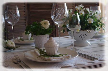 Un diner printanier en blanc.... blanche_bleue_055