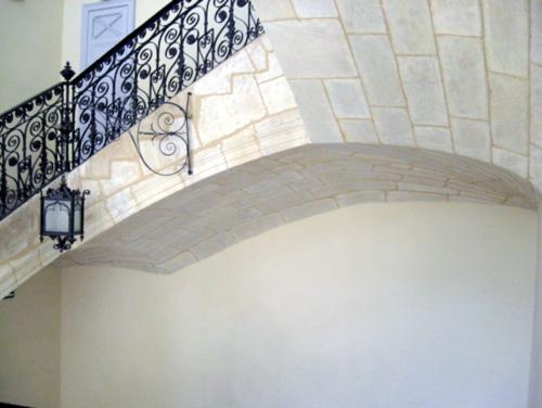 L’escalier suspendu sur voûte à retour sur trompe de l’hôtel Lecomte (de Puységur) à Bordeaux (33)