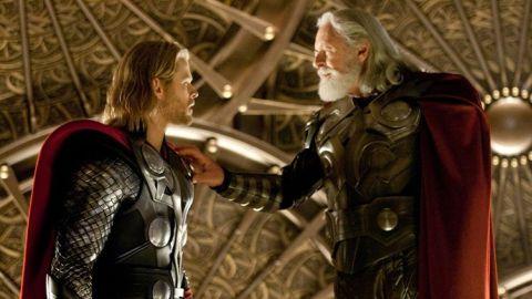 Thor ... une nouvelle affiche rouge sang Thor ... une nouvelle affiche rouge sang