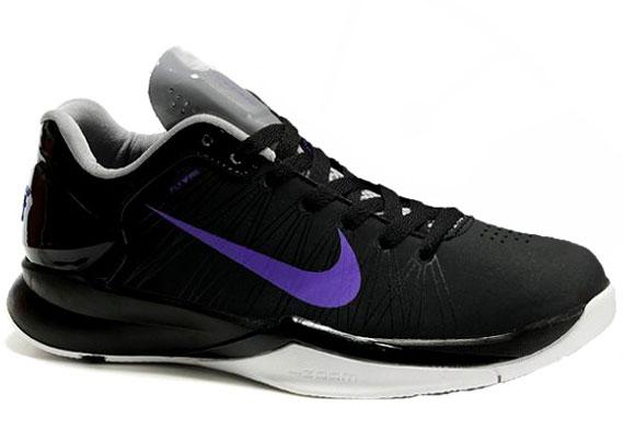 nike hyperdunk 2010 low black cool grey varsity purple dolkick 02 Nike Hyperdunk 2010 Low: nouveaux coloris